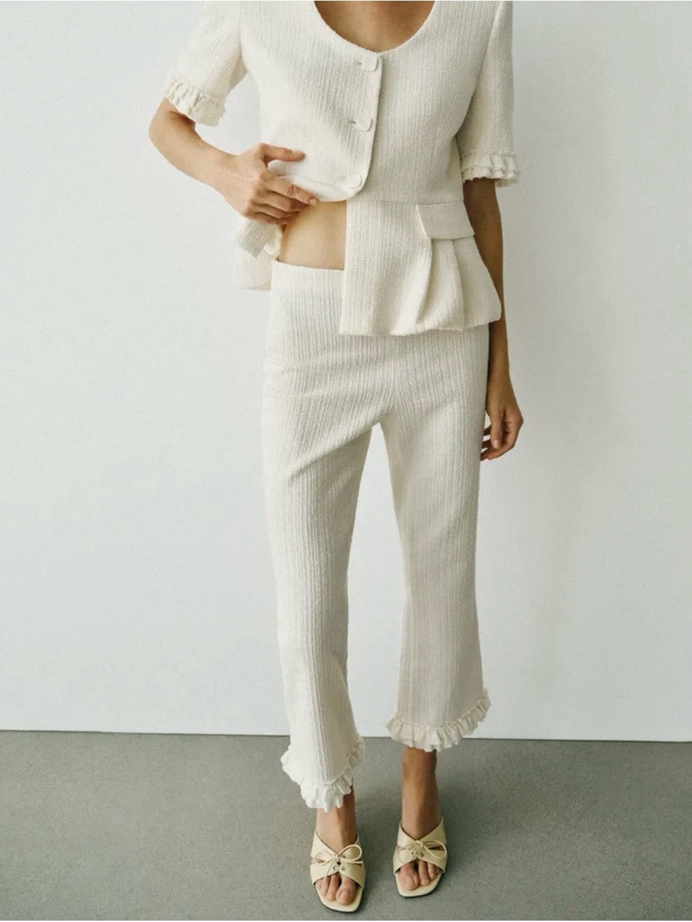 Zara XS White Textured High-Waisted Ruffle Hem Cropped Flare Pants NWT